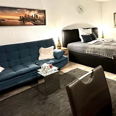 Beefree Pocking 3 Free Parking Zentral Boxspringbett Apartment Pocking (Passau)